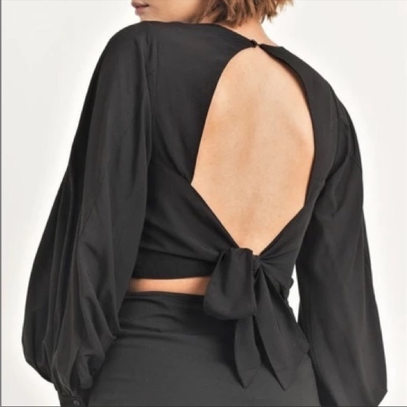 Reset black open back crop top - Picture 2 of 4